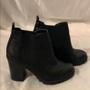 SAM & LIBBY BLK Booties